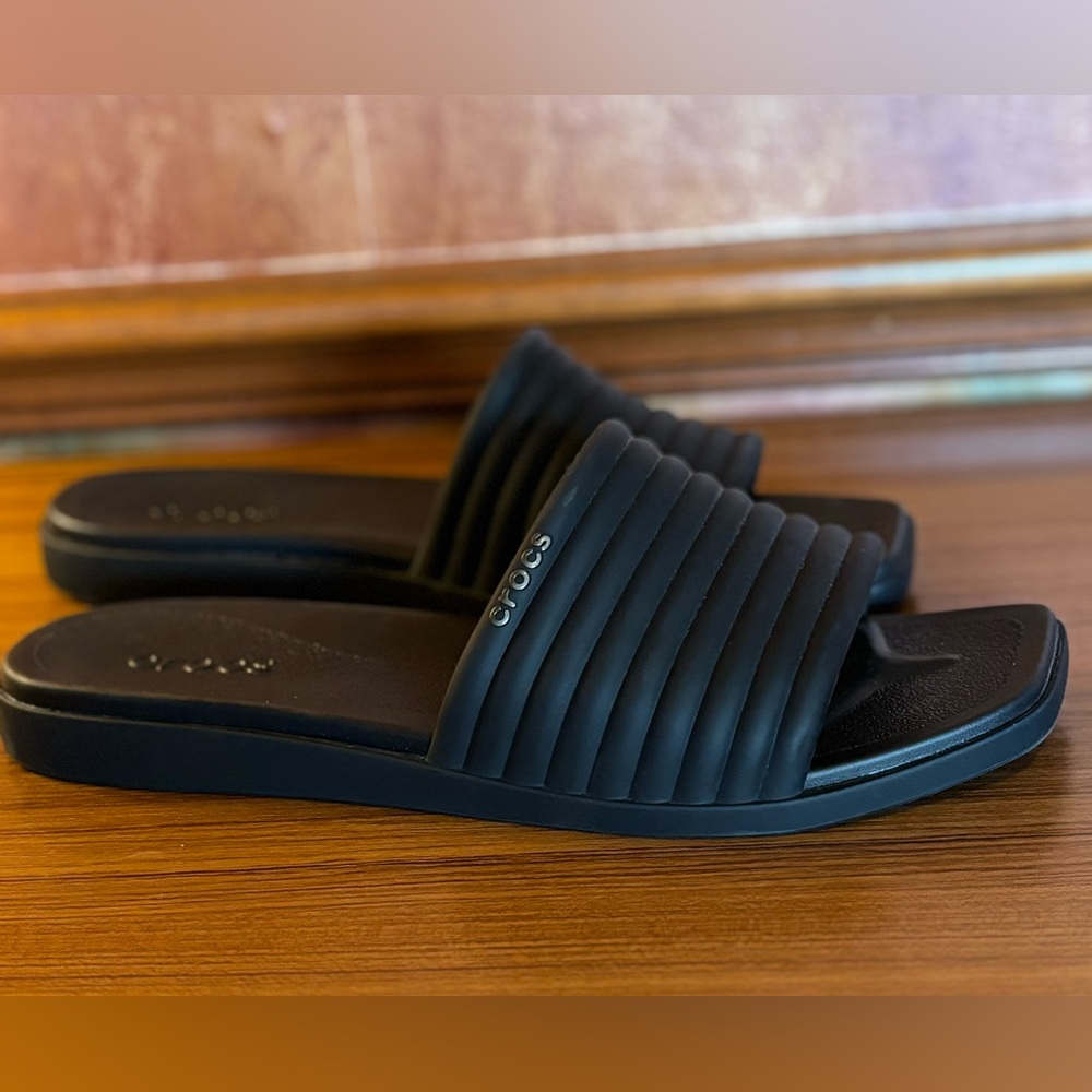 Woman's Sandals Crocs Miami Slide Size 10 Hard To Find-Black NEW!